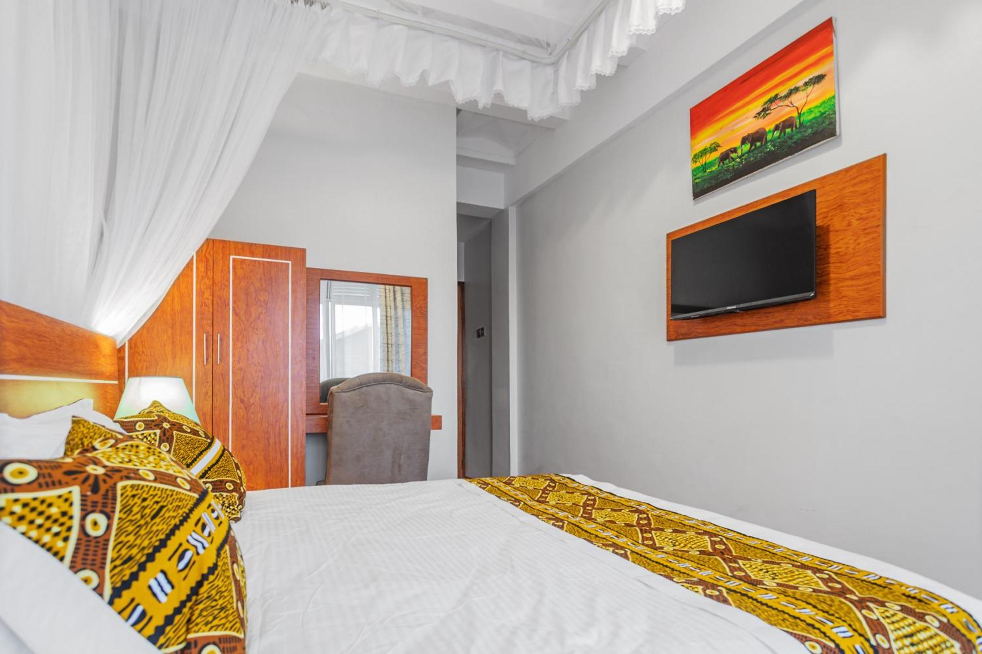 Ambrosia Heights Entebbe Hotel Exterior photo