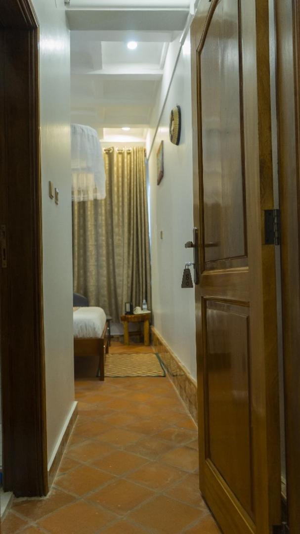 Ambrosia Heights Entebbe Hotel Exterior photo
